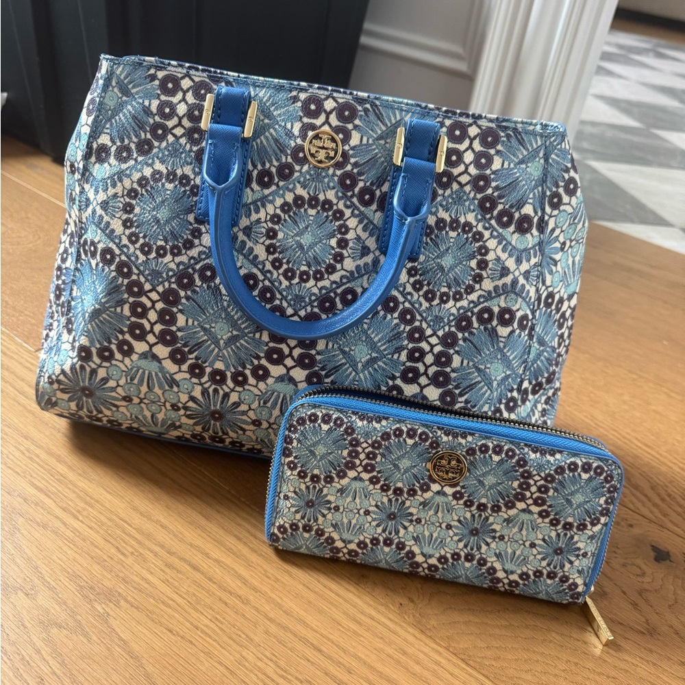 Tory Burch Tote Bag & Long Wallet - Robinson Printed Bag - Blue Multi - GUC+